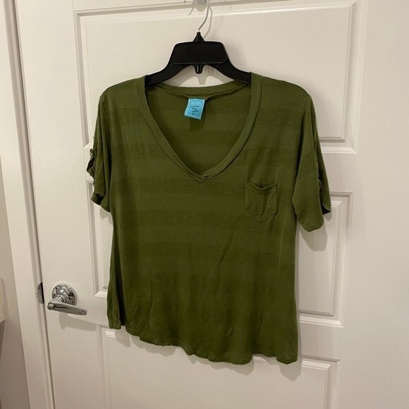 H.I.P V-Neck Short Sleeve Striped Tee. Olive Color. Medium. Lightweight. Comfy - Picture 3 of 11